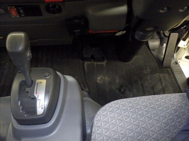 2020 Isuzu Elf Refrigerated and frozen trucks auction photo 8
