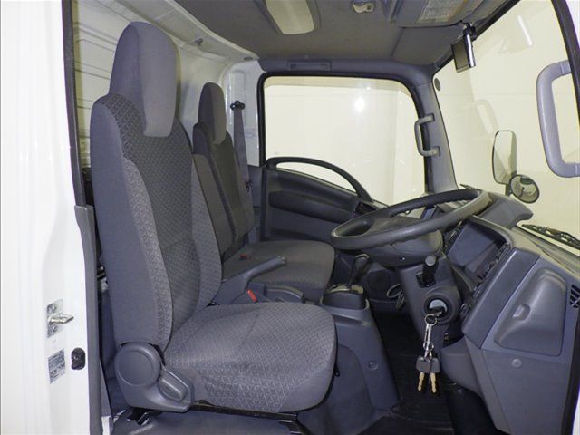 2020 Isuzu Elf Refrigerated and frozen trucks auction photo 6
