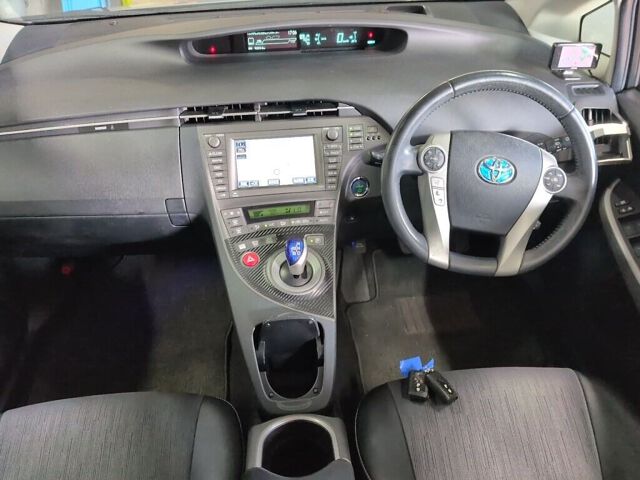 2014 Toyota Prius G Touring Selection auction photo 3