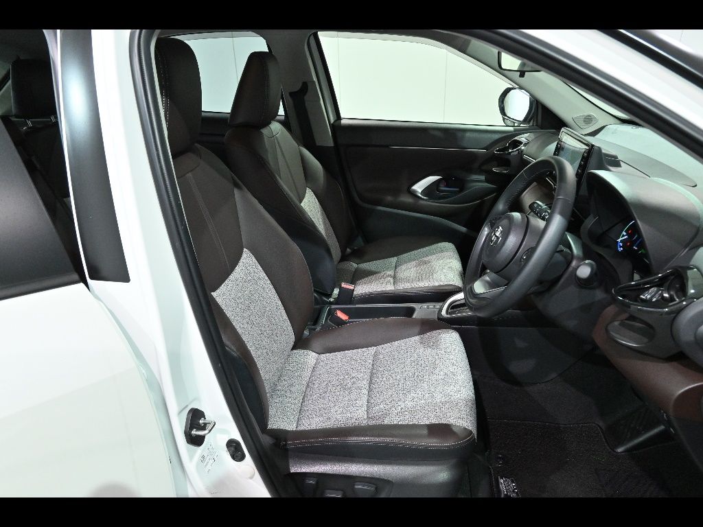 2022 Toyota Yaris Cross ハイブリッドZ auction photo 6
