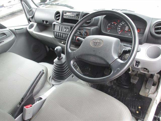 2013 Toyota Dyna 4WD Double Cab Long auction photo 3