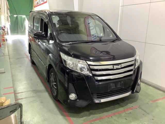 Japan Auction Vehicles 4 2015 Toyota Noah 4WD Si auction photo