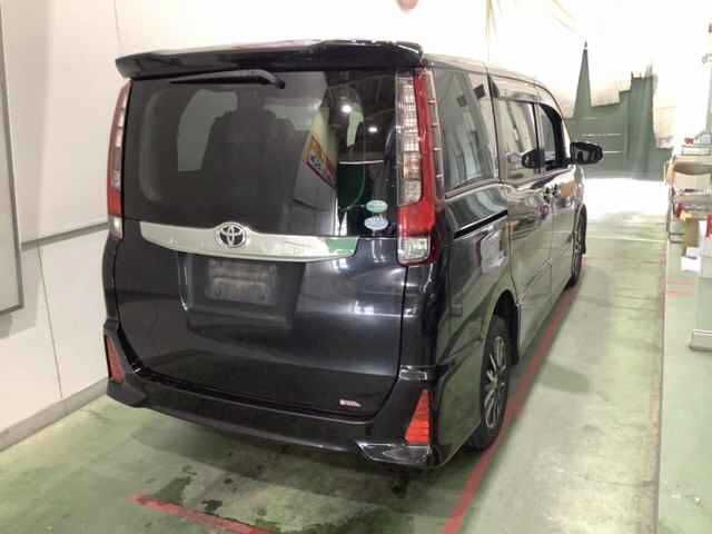 2015 Toyota Noah 4WD Si auction photo 2