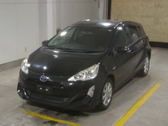2015 Toyota Aqua G auction photo 4