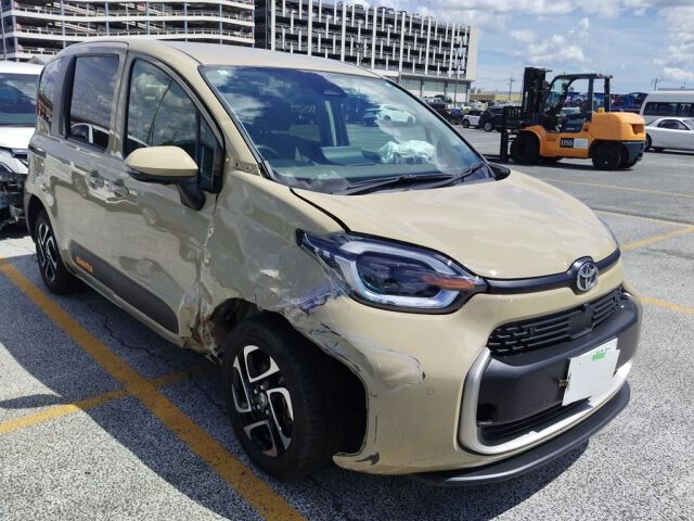 Japan Auction Vehicles 8 2024 Toyota Sienta Hybrid Z 4WD auction photo