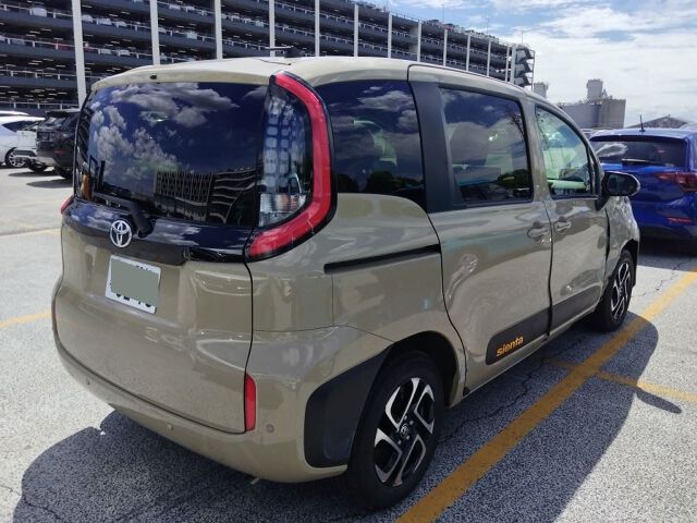 2024 Toyota Sienta Hybrid Z 4WD auction photo 5