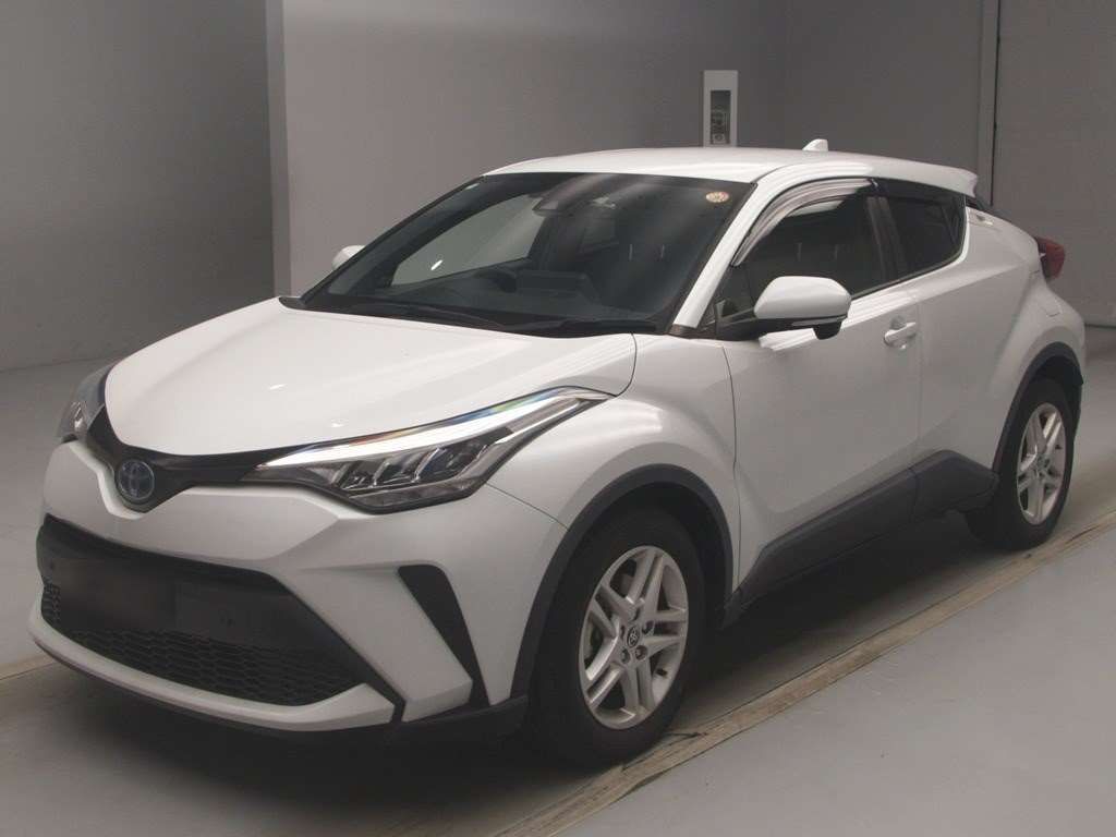 2022 Toyota C-HR S Japan auction vehicle