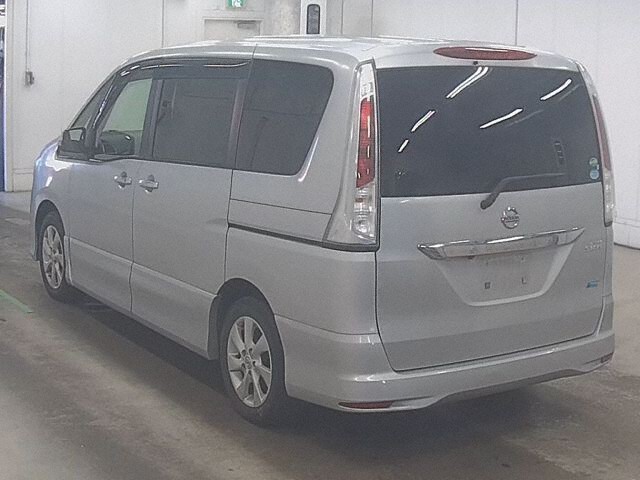 2012 Nissan Serena auction photo 2