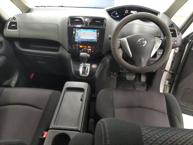 2012 Nissan Serena auction photo 3