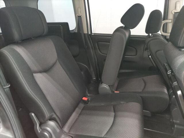 2012 Nissan Serena auction photo 6