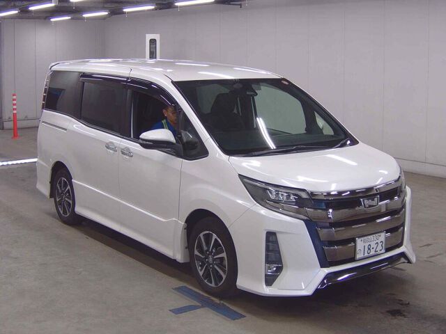 2018 Toyota Noah SI WXB Japan auction vehicle