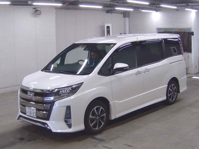 2018 Toyota Noah SI WXB auction photo 4