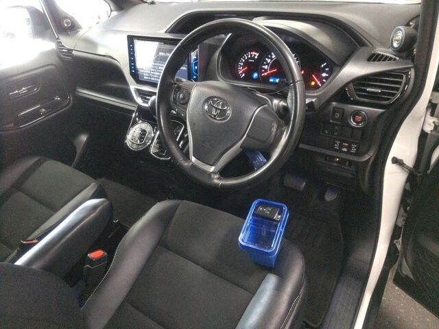 2018 Toyota Noah SI WXB auction photo 3
