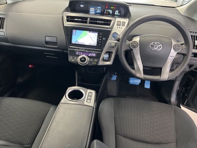 2015 Toyota Prius Alpha S auction photo 5