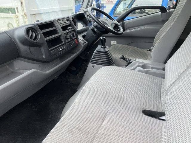 2015 Hino Dutro アルミバン auction photo 5