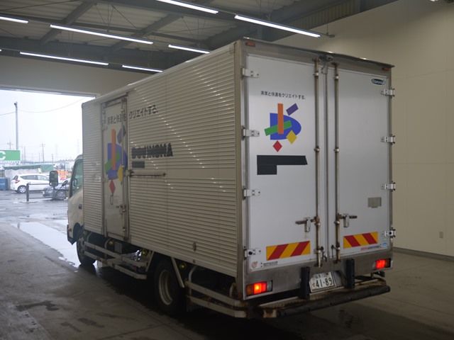 2015 Hino Dutro アルミバン auction photo 2