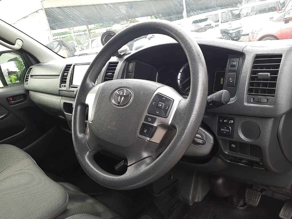 2022 Toyota Hiace DX GLパッケージ auction photo 9