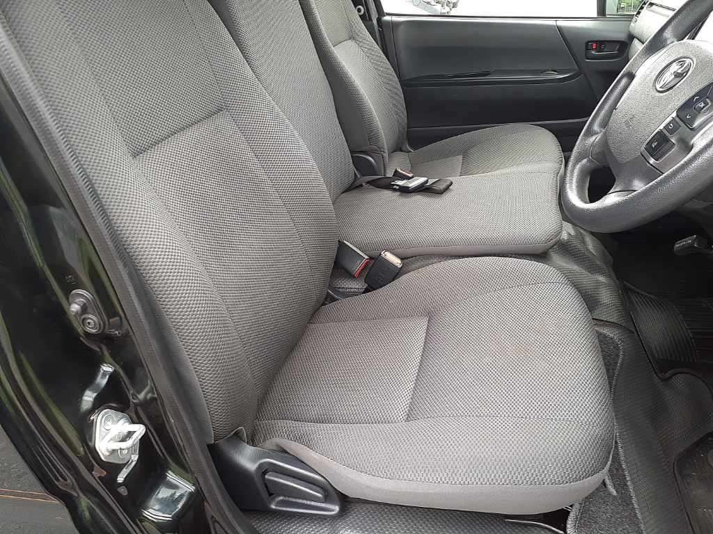 2022 Toyota Hiace DX GLパッケージ auction photo 10