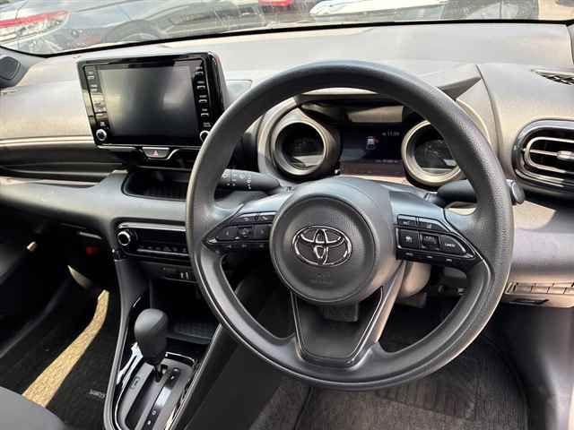 2021 Toyota Yaris G 4WD auction photo 3