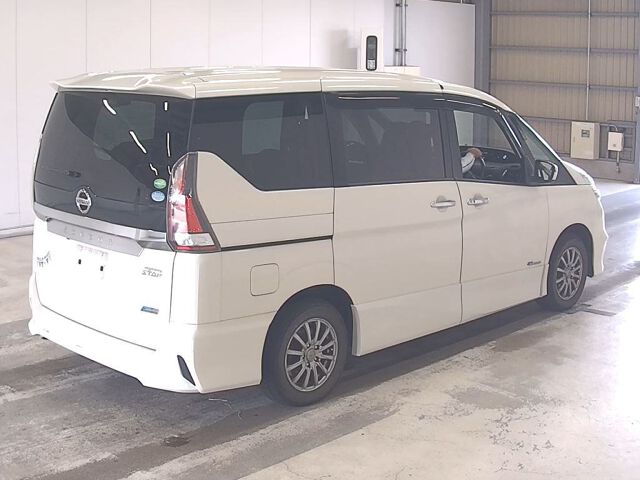 2017 Nissan Serena Hスタプロパイロット 4WD auction photo 5