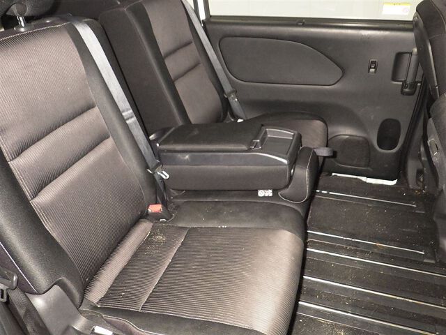 2017 Nissan Serena Hスタプロパイロット 4WD auction photo 6