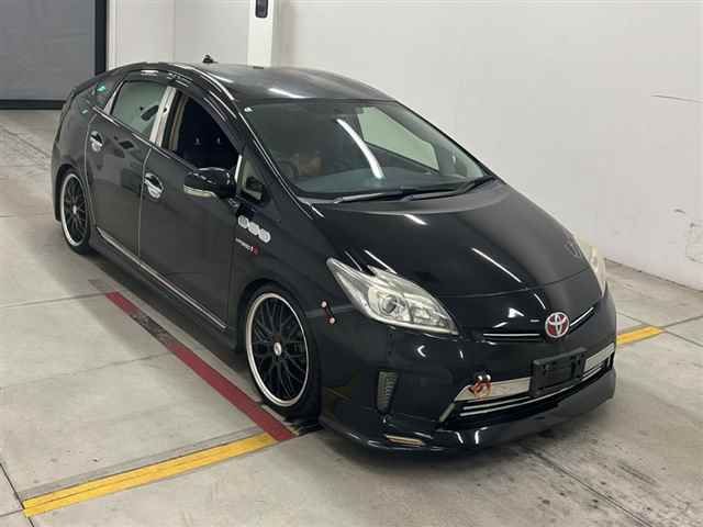 Japan Auction Vehicles 12 2013 Toyota Prius S auction photo