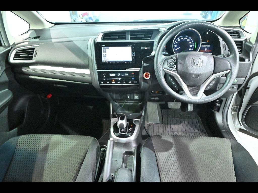 2019 Honda Fit ハイブリッドF auction photo 3
