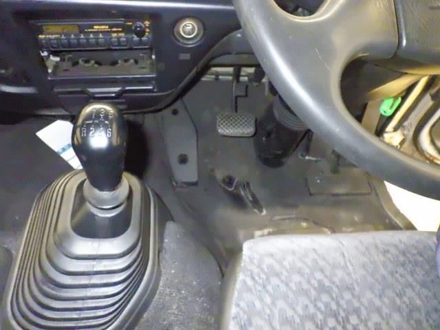 2001 Isuzu Forward Wing auction photo 8