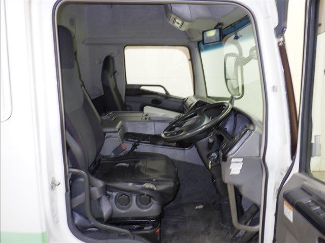 2015 Mitsubishi Fuso Wing auction photo 6