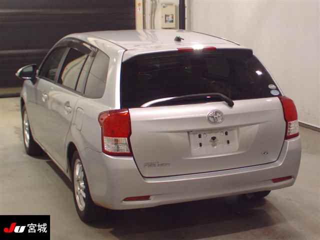 2013 Toyota Corolla Fielder 1.5G auction photo 2