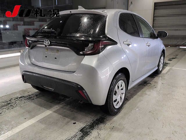 2024 Toyota Yaris 4WD X auction photo 2