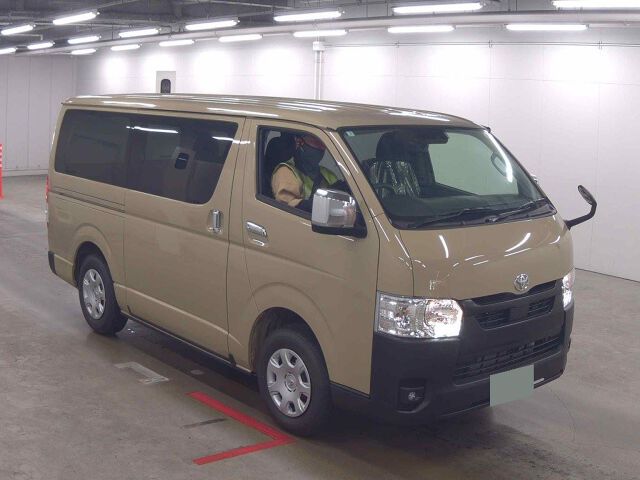 Japan Auction Vehicles 8 2026 Toyota Hiace ロングスーパーGL 4WD auction photo