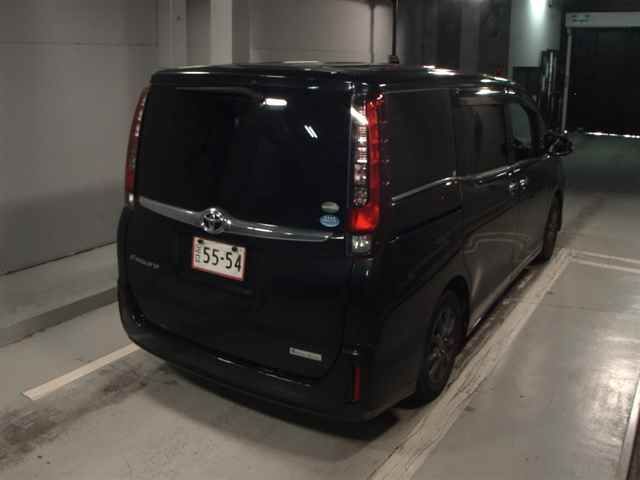 2015 Toyota Esquire Xi auction photo 5