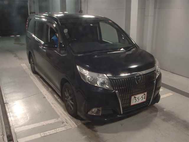 Japan Auction Vehicles 12 2015 Toyota Esquire Xi auction photo