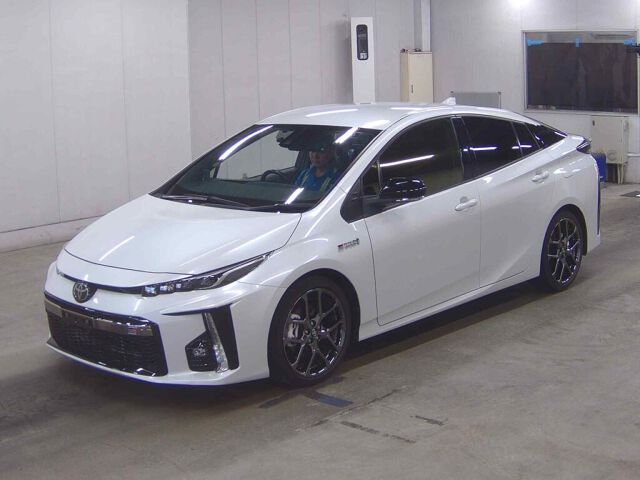 2021 Toyota Prius PHEV S GR Sport auction photo 4