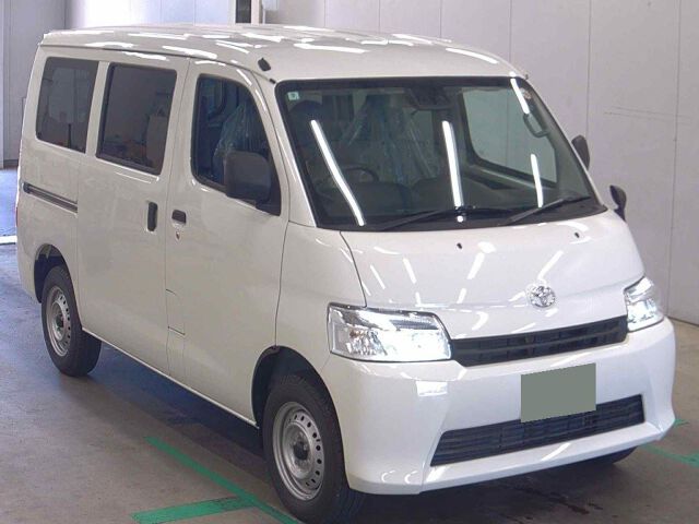2025 Toyota TownAce Van GL 4WD Japan auction vehicle