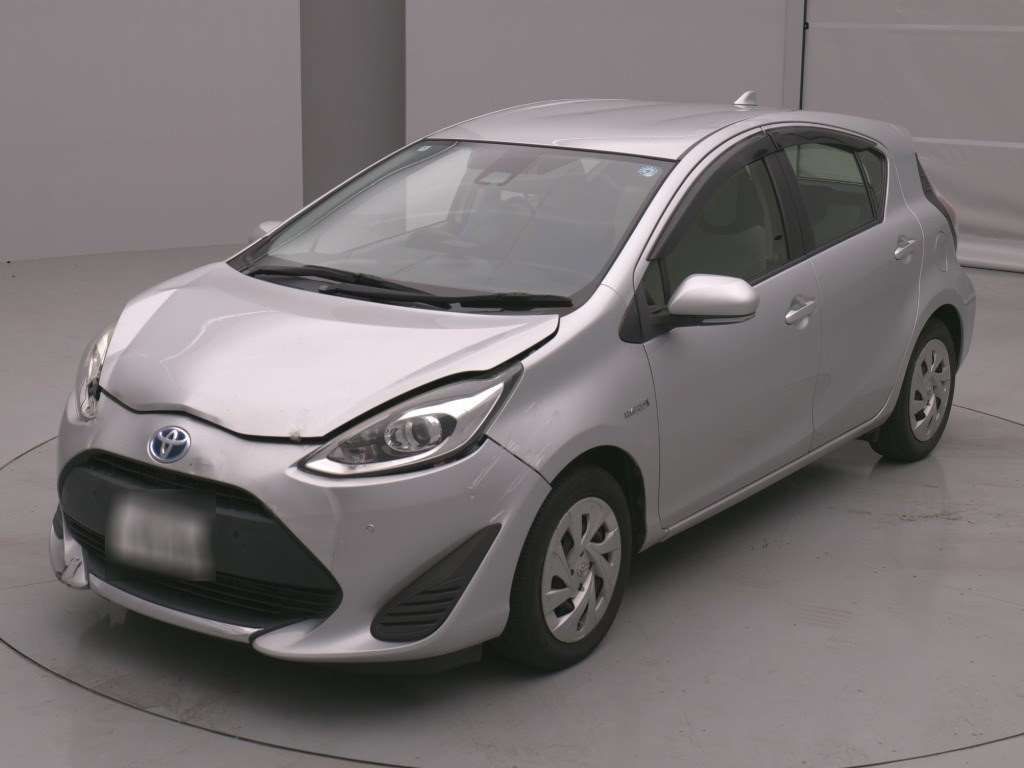 2020 Toyota Aqua L Japan auction vehicle