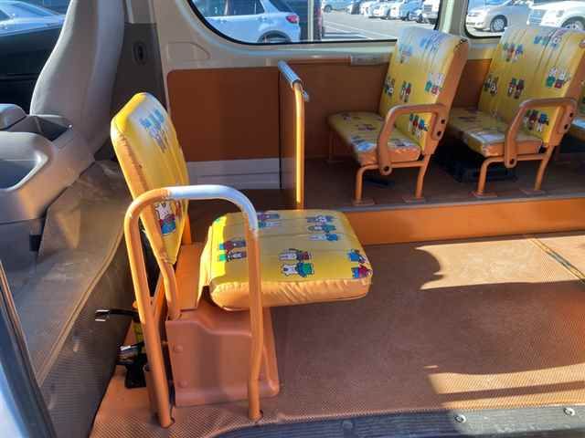 2009 Toyota Hiace 幼児バス auction photo 7