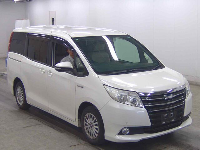 2014 Toyota Noah HV G Japan auction vehicle