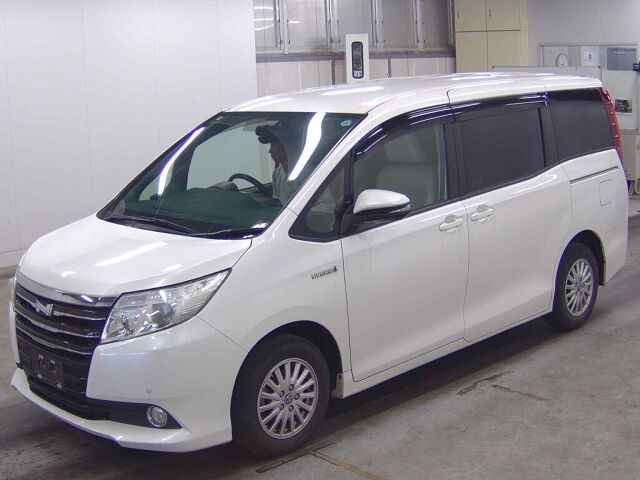 2014 Toyota Noah HV G auction photo 4