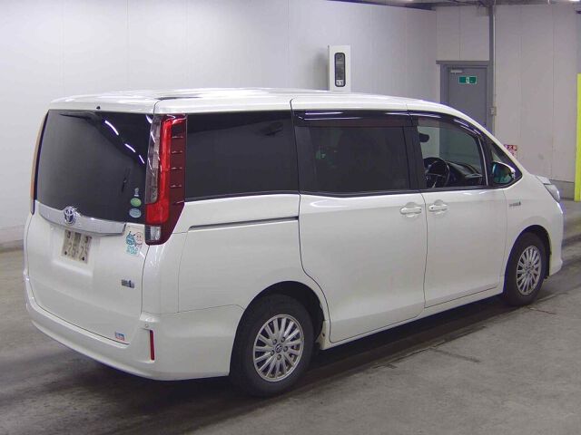2014 Toyota Noah HV G auction photo 5
