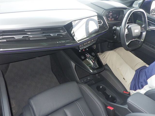 2022 Audi Q4eトロン 40 Sライン auction photo 3