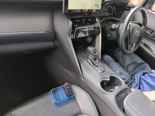 2025 Toyota Harrier Zレザーパッケージ 4WD auction photo 3