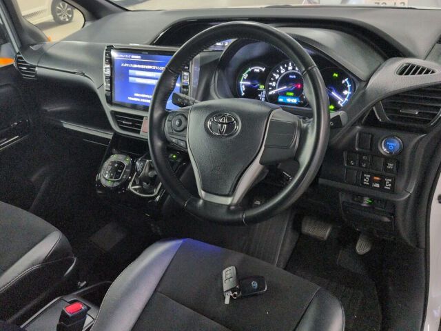 2019 Toyota Noah HV SI WXB2 auction photo 3
