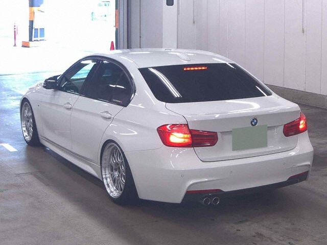 2018 BMW 3 Series 320D Mスポーツ auction photo 2