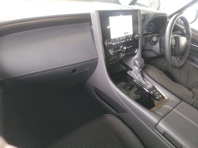 2025 Toyota Alphard X auction photo 3