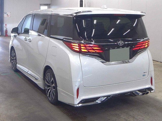 2025 Toyota Alphard X auction photo 2