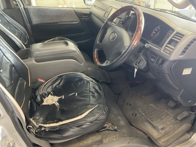 2006 Toyota Hiace スーパーGL auction photo 4