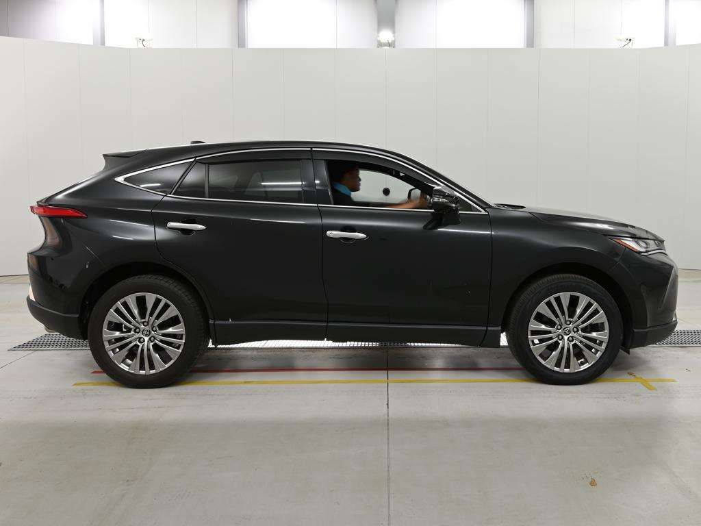2022 Toyota Harrier Z auction photo 3