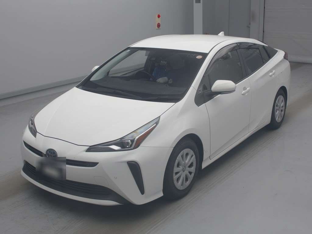 Japan Auction Vehicles 4 2021 Toyota Prius S auction photo